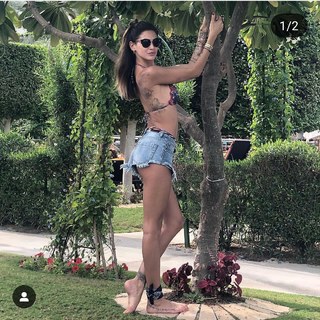 Melissa Satta feet photo thumbnail