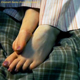 Elizabeth Banks feet photo thumbnail