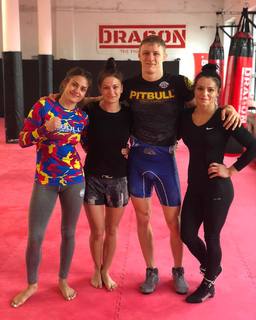 Karolina Kowalkiewicz feet photo thumbnail