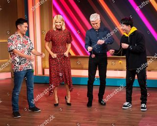 Holly Willoughby feet photo thumbnail