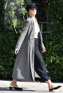 Minka Kelly feet photo thumbnail