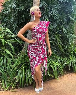 Katy Perry feet photo thumbnail