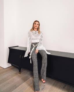 Rosie Huntington-Whiteley feet photo thumbnail
