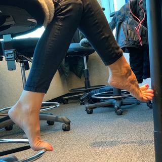 Kyle Unfug feet photo thumbnail