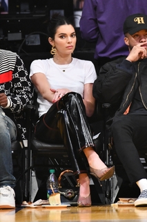 Kendall Jenner feet photo thumbnail