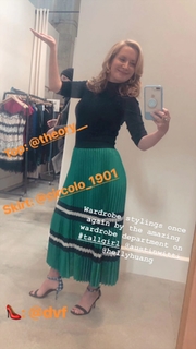 Angela Kinsey feet photo thumbnail