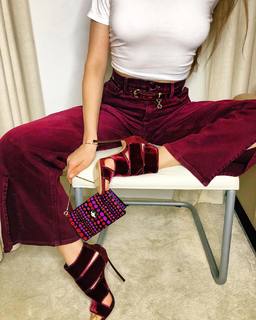 Xenia Tchoumitcheva feet photo thumbnail