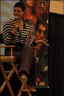 Morena Baccarin feet photo thumbnail