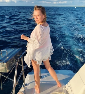 Nova Meierhenrich feet photo thumbnail
