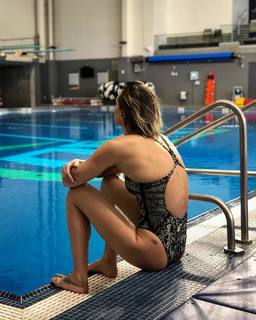 Federica Pellegrini feet photo thumbnail