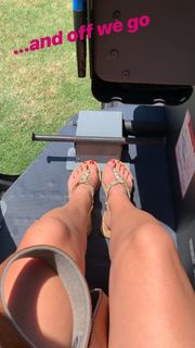Nova Meierhenrich feet photo thumbnail