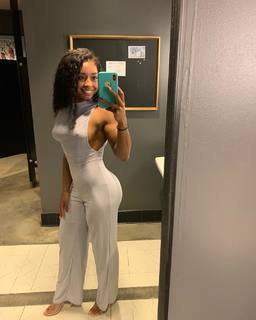 Qimmah Russo feet photo thumbnail