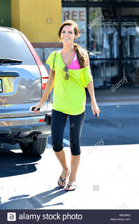 Audrina Patridge feet photo thumbnail