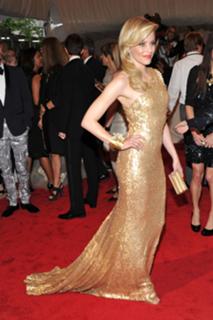 Elizabeth Banks feet photo thumbnail