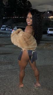 Qimmah Russo feet photo thumbnail