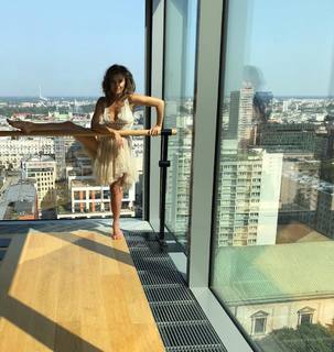 Edyta Herbus feet photo thumbnail