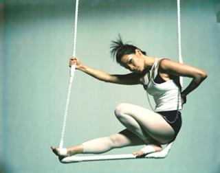 Lucy Liu feet photo thumbnail