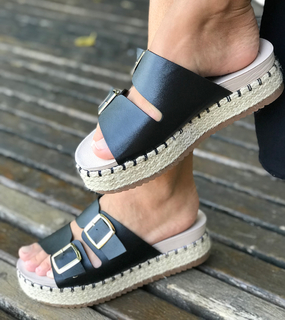 Adriane Galisteu feet photo thumbnail