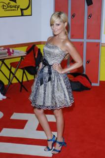 Ashley Tisdale feet photo thumbnail
