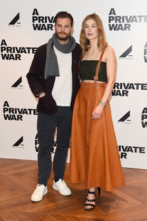 Rosamund Pike feet photo thumbnail