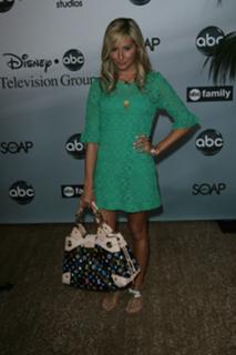 Ashley Tisdale feet photo thumbnail