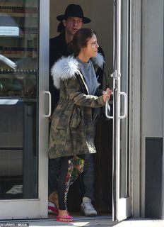 Bethenny Frankel feet photo thumbnail