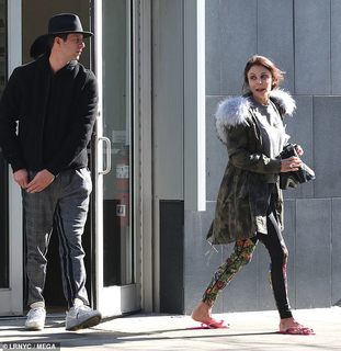 Bethenny Frankel feet photo thumbnail