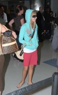Ashley Tisdale feet photo thumbnail