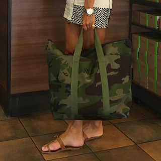 Kelly Bensimon feet photo thumbnail