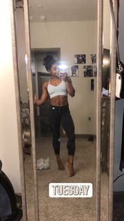 Simone Biles feet photo thumbnail