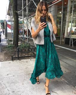Kelly Bensimon feet photo thumbnail