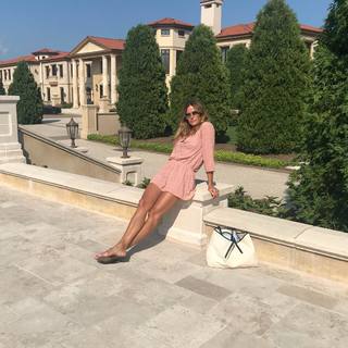 Kelly Bensimon feet photo thumbnail