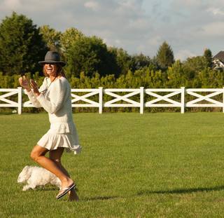Kelly Bensimon feet photo thumbnail