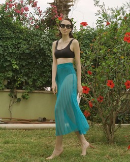 Duygu Özaslan feet photo 1