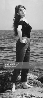 Brigitte Bardot feet photo thumbnail