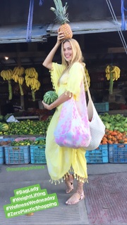 Petra Nemcova feet photo thumbnail