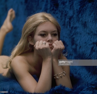 Brigitte Bardot feet photo thumbnail