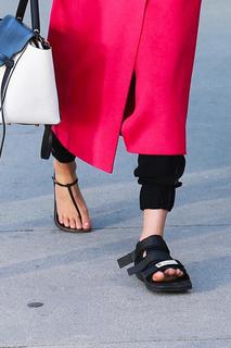 Ali Larter feet photo thumbnail