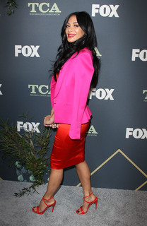 Nicole Scherzinger feet photo thumbnail