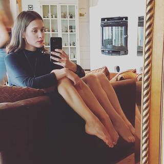 Aurora Aksnes feet photo thumbnail