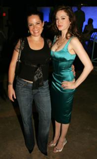 Rose McGowan feet photo thumbnail