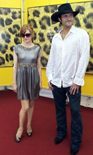 Rose McGowan feet photo thumbnail