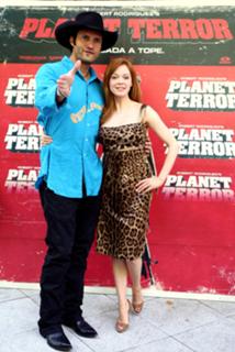 Rose McGowan feet photo thumbnail