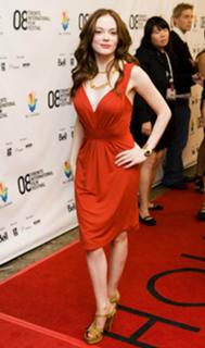 Rose McGowan feet photo thumbnail