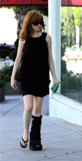 Rose McGowan feet photo thumbnail