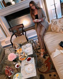 Debby Ryan feet photo thumbnail