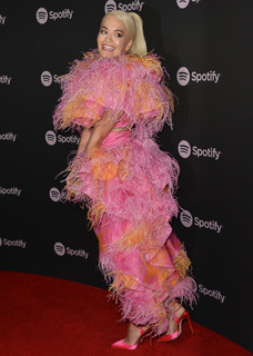 Rita Ora feet photo thumbnail