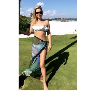 Ali Larter feet photo thumbnail