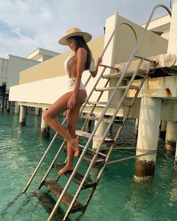 Nabilla Benattia feet photo thumbnail