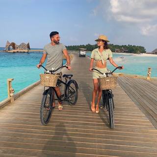 Nabilla Benattia feet photo thumbnail